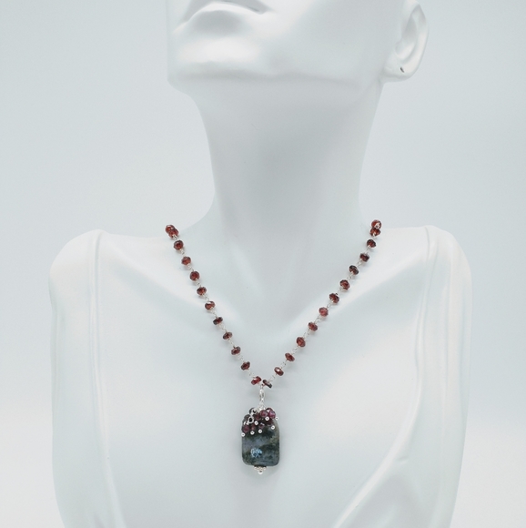 Larvikite and Garnet Pendant Necklace - Picture 4 of 5